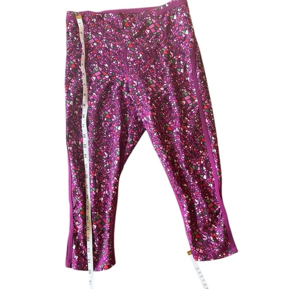 Lululemon Real Quick Crop Paradise Camo Royal Plum Size 4 - Picture 7 of 11
